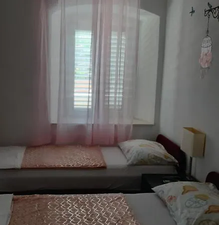 Gostinjska kuća Lami 3*