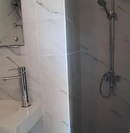 בית הארחה Lami 3*